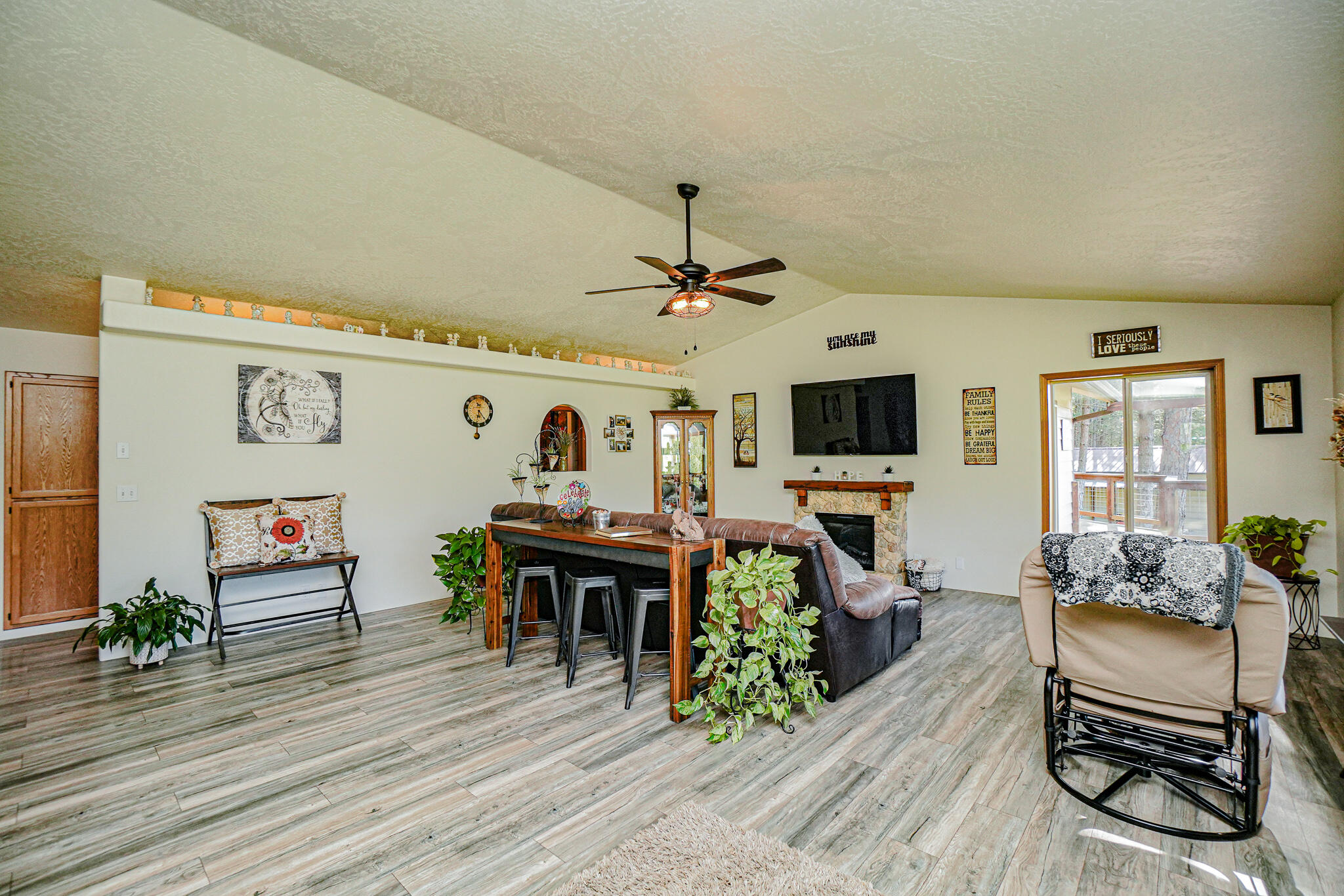 186 Felkner Road Grants Pass, OR 97527 - Photo 17 of 68 DSC09665