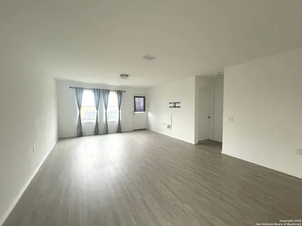 $1,735 | 10523 Padron Bend, San Antonio, TX 78224