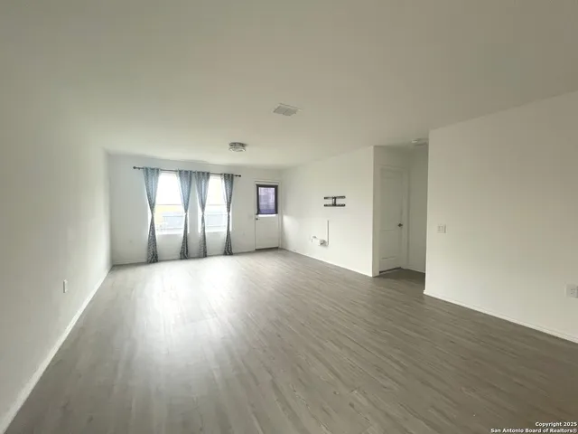 $1,750 | 10523 Padron Bend, San Antonio, TX 78224