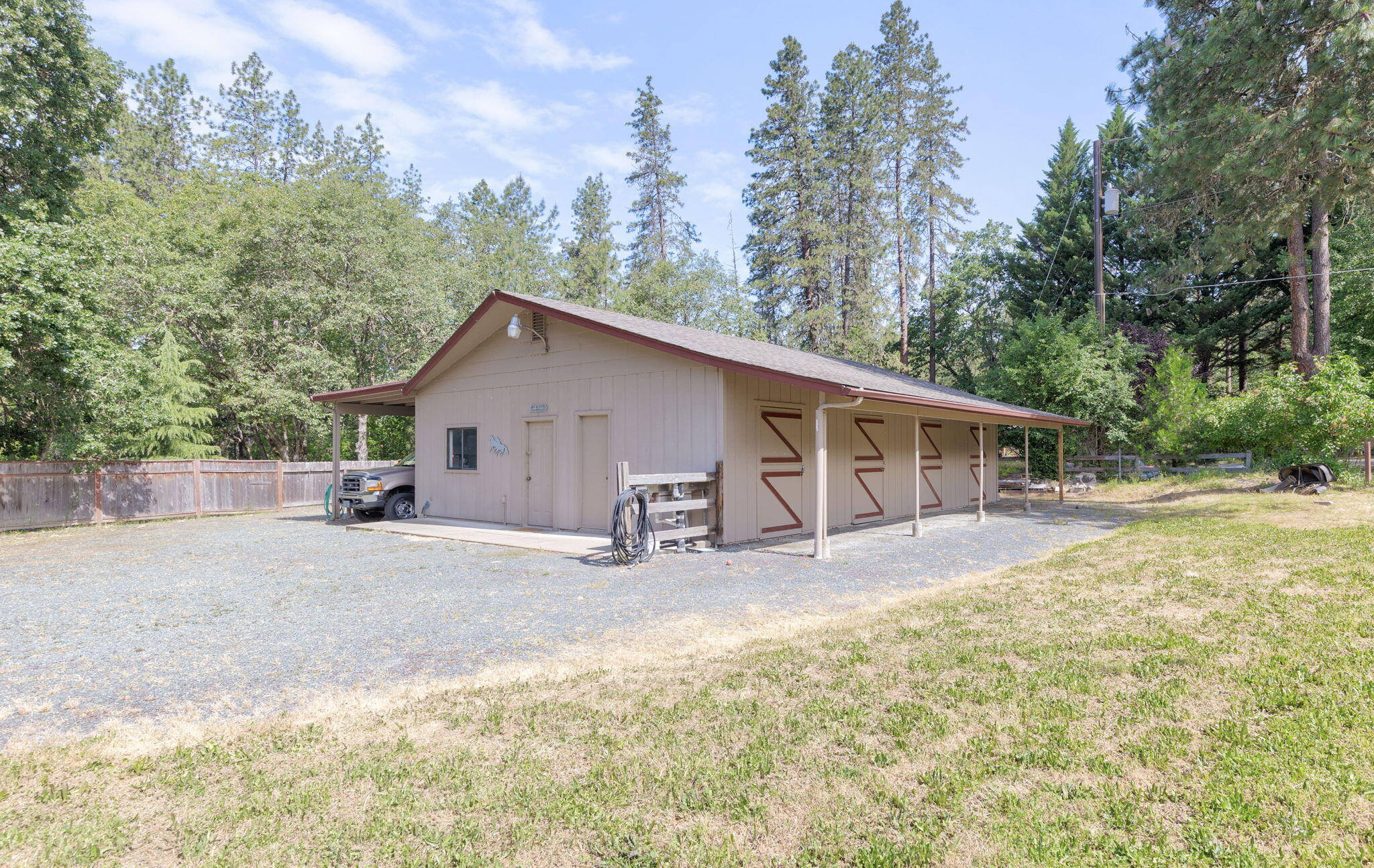 462 Espey Road Grants Pass, OR 97527 - Photo 34 of 41 Barn/Shop