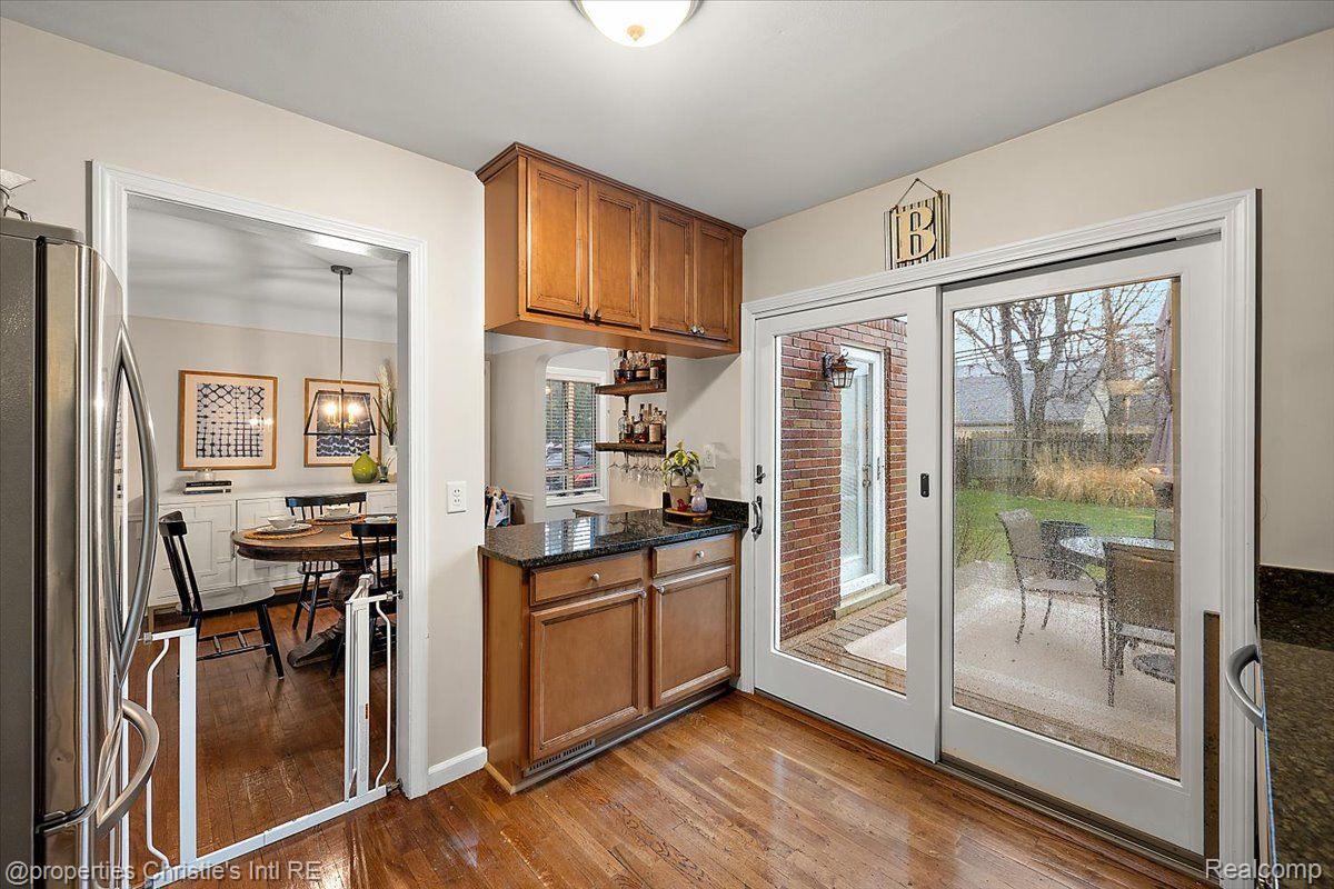 1678 Bournemouth Road Grosse Pointe, MI 48236 - Photo 13 of 29 Gallery Image 13