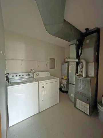 $1,995 | 328 Mulberry Court, Unit A2, Bartlett, IL 60103