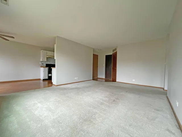 $1,995 | 328 Mulberry Court, Unit A2, Bartlett, IL 60103