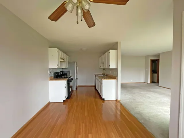 $1,995 | 328 Mulberry Court, Unit A2, Bartlett, IL 60103