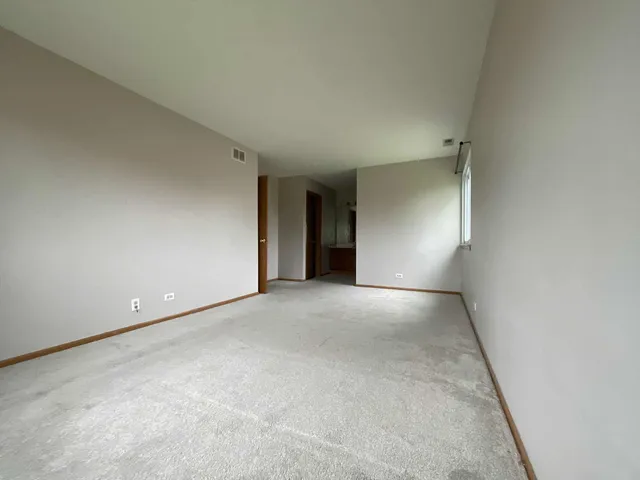 $1,995 | 328 Mulberry Court, Unit A2, Bartlett, IL 60103