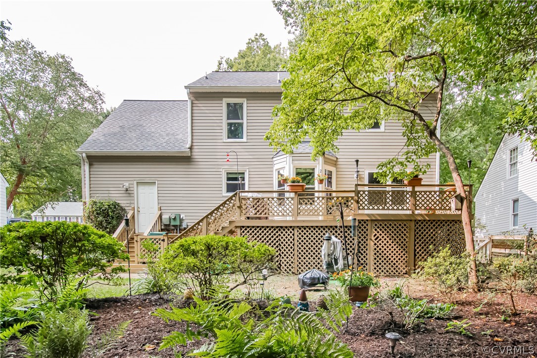 5501 Chestnut Bluff Road Midlothian, VA 23112 - Photo 32 of 33 a view of a house with swimming pool and sitting area