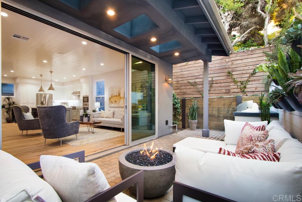 132 West Jason Street Encinitas, CA 92024 - Photo 1 of 25