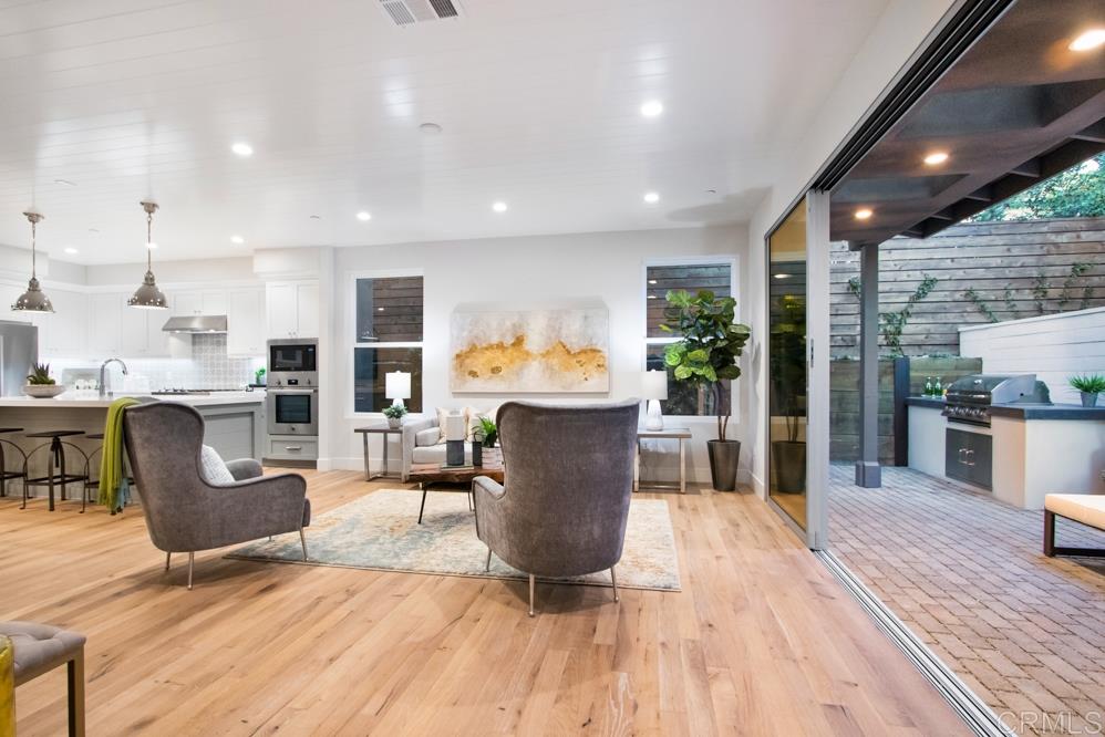 132 West Jason Street Encinitas, CA 92024 - Photo 5 of 25