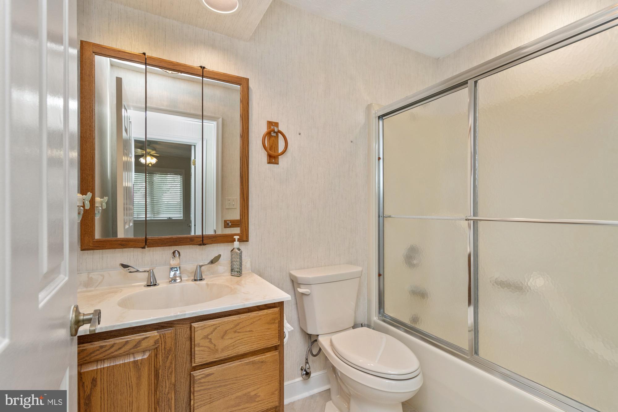 4116 Mt Carmel Road Upperco, MD 21155 - Photo 30 of 60 Hall bathroom/tub shower combo