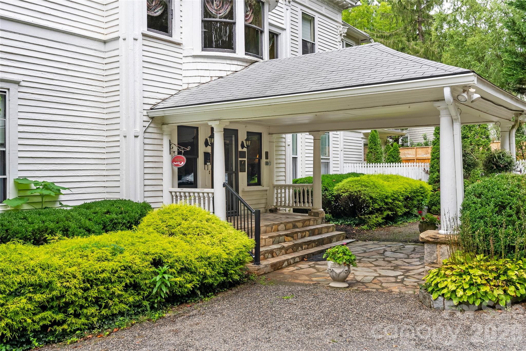 86 Edgemont Road Asheville, NC 28801 - Photo 4 of 48