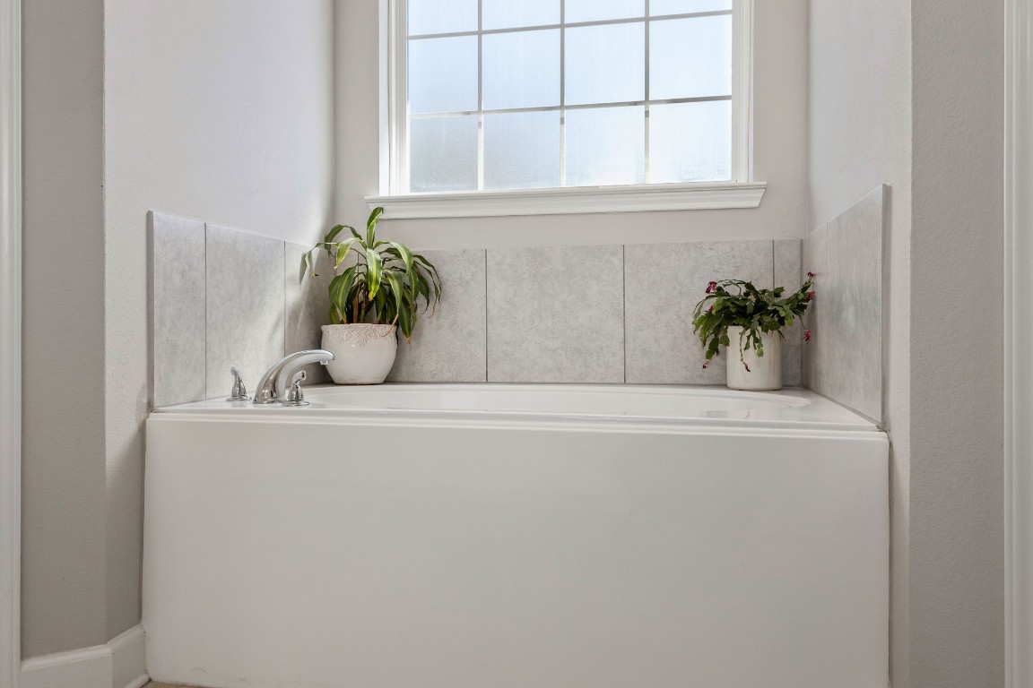 2001 Vineyard Pass Brenham, TX 77833 - Photo 23 of 48