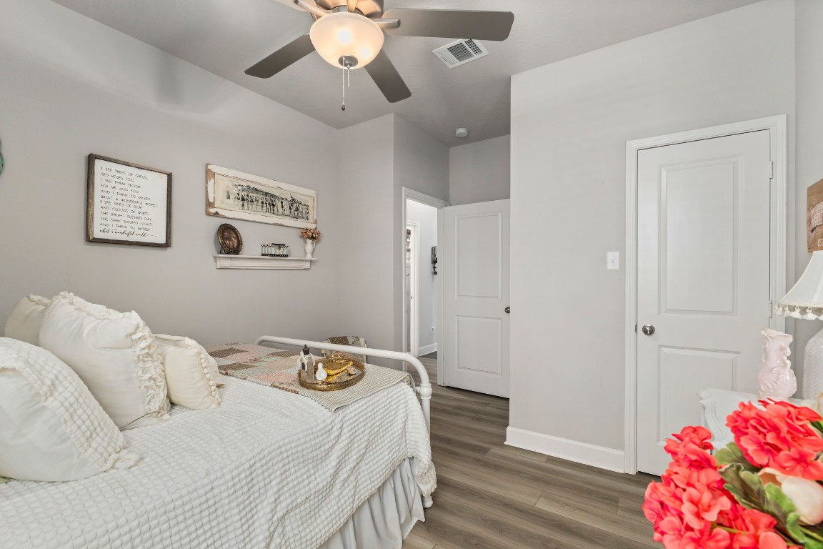 2001 Vineyard Pass Brenham, TX 77833 - Photo 27 of 48