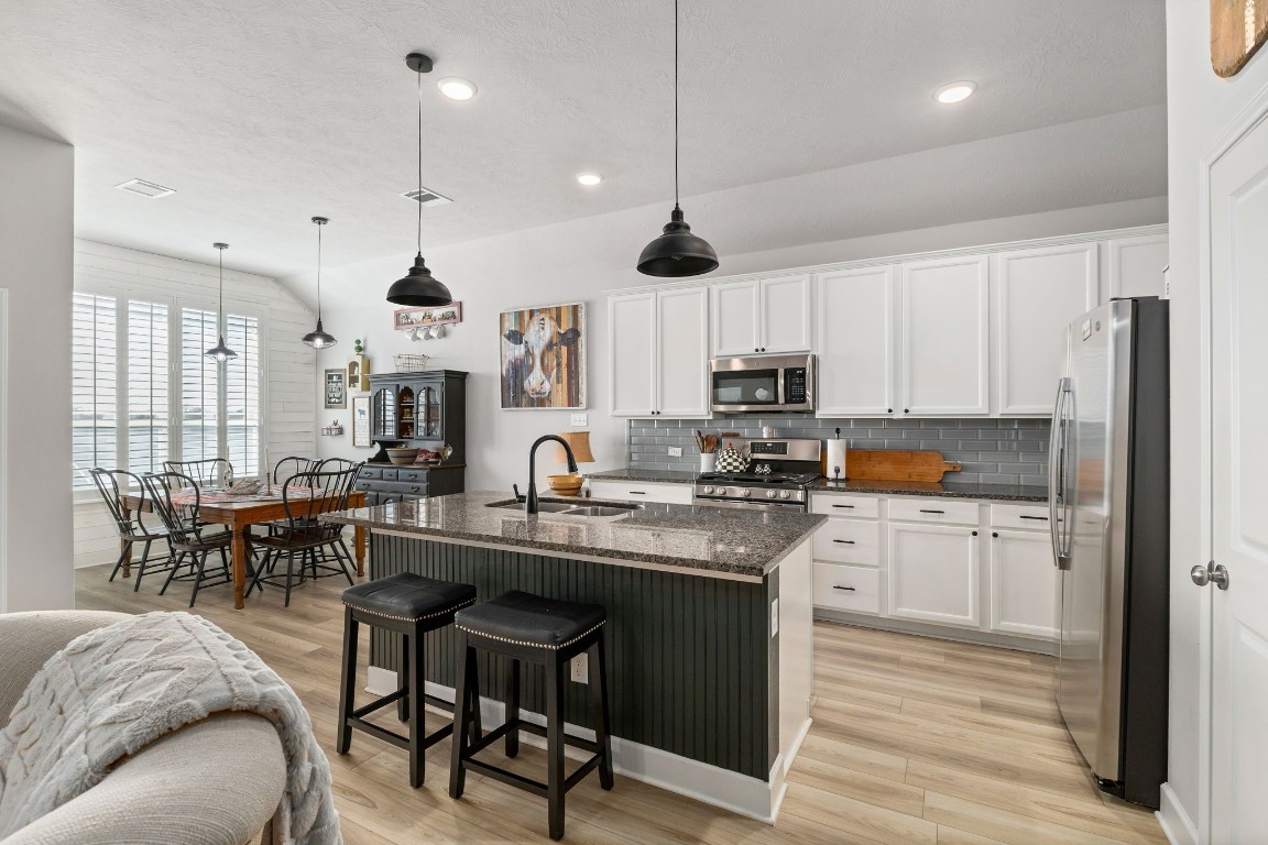 2001 Vineyard Pass Brenham, TX 77833 - Photo 9 of 48