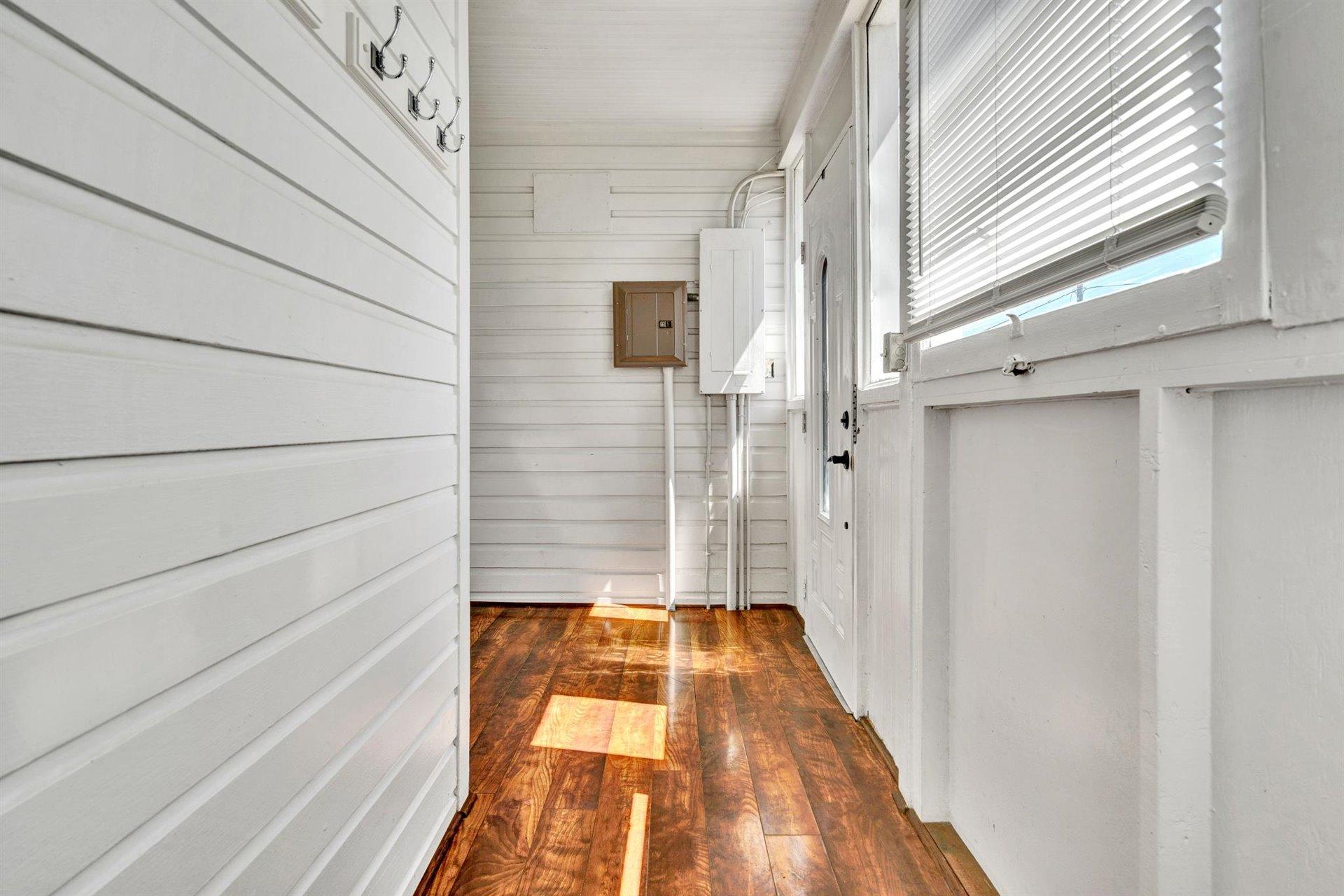 3840 Cove Road Roanoke, VA 24017 - Photo 28 of 47 a view of wooden door