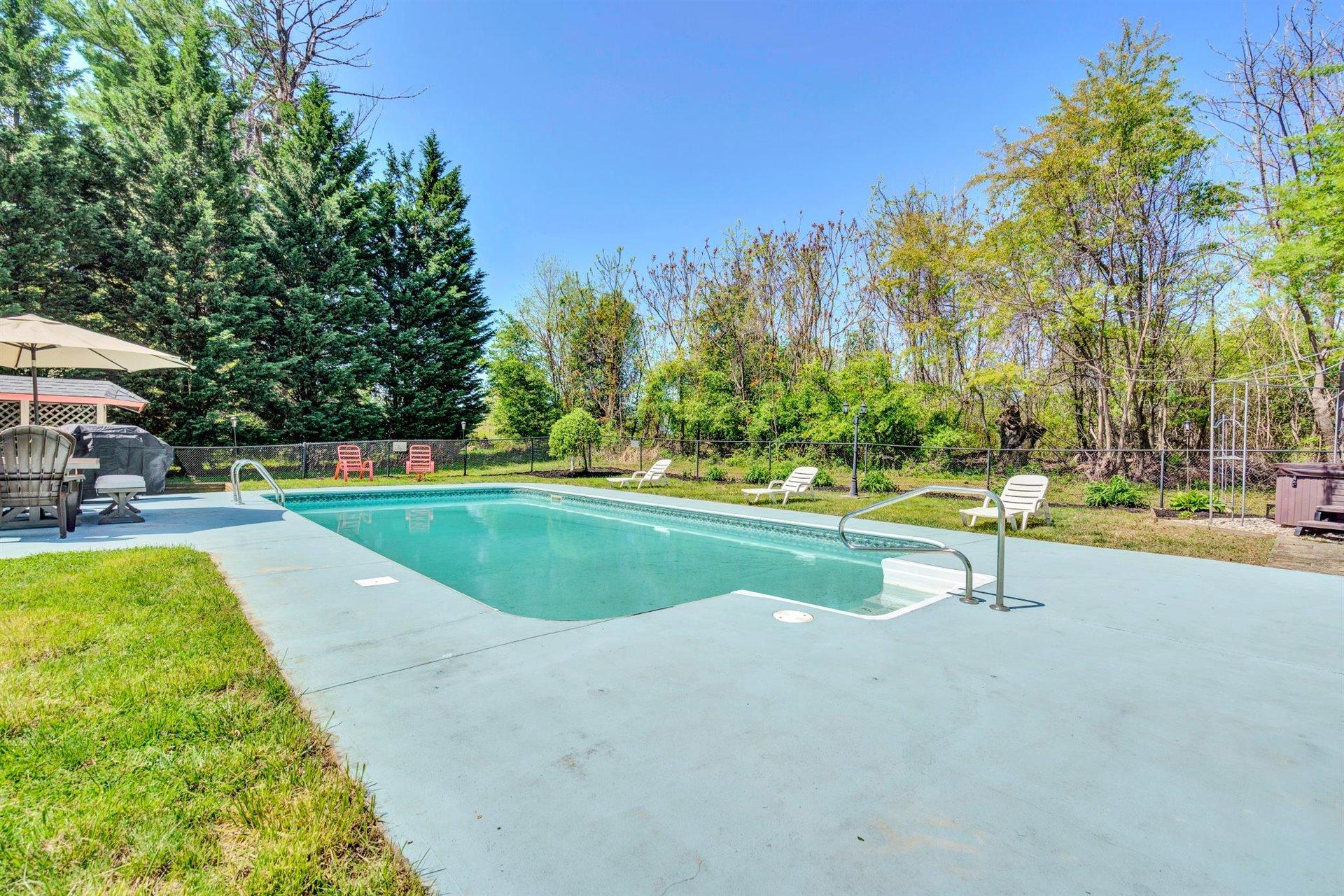 3840 Cove Road Roanoke, VA 24017 - Photo 35 of 47 a view of swimming pool with a yard