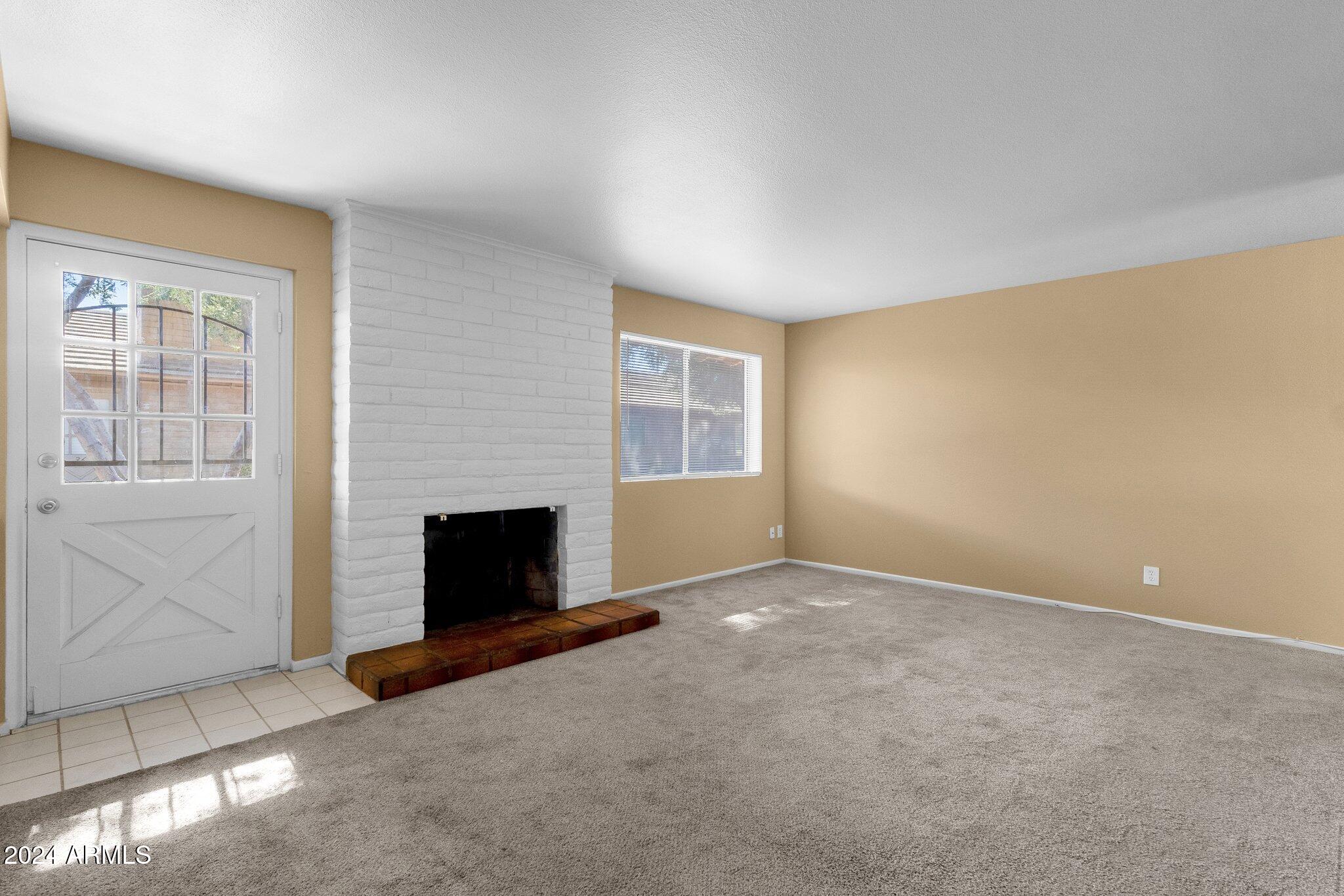 2725 South Rural Road, Unit 31 Tempe, AZ 85282 - Photo 6 of 21 Living Room - 2725 Rural Road