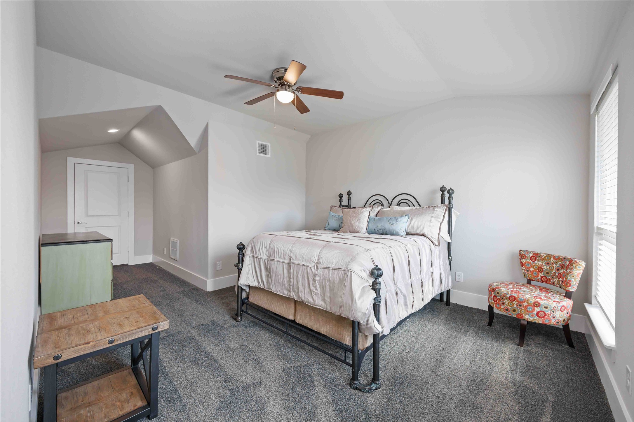 33510 Walnut Crossing Magnolia, TX 77355 - Photo 26 of 50 Upstairs you have a 5th bedroom tucked away for guests to enjoy their privacy.