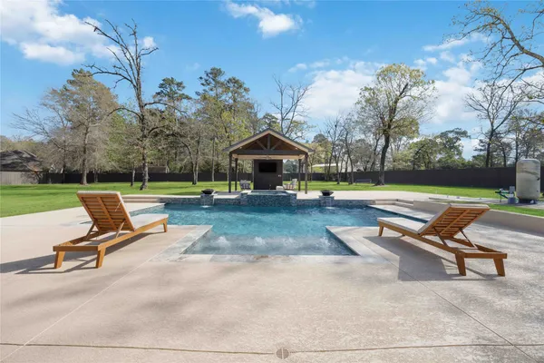 $1,000,000 | 33510 Walnut Crossing, Magnolia, TX 77355