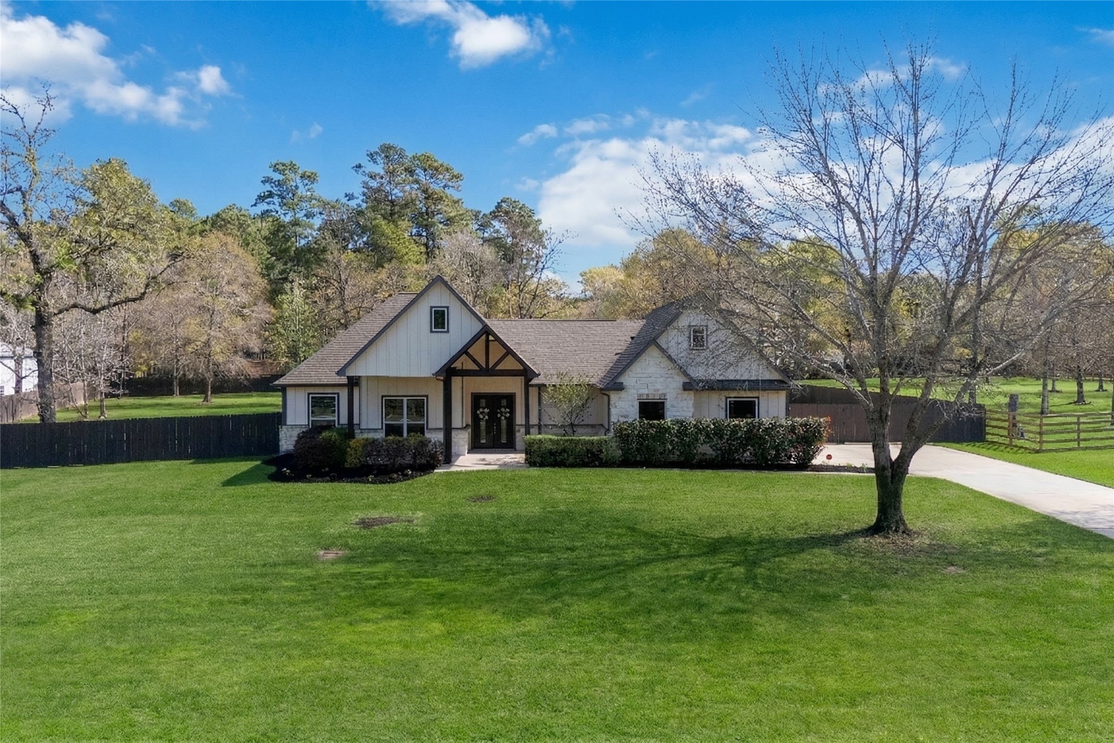 33510 Walnut Crossing Magnolia, TX 77355 - Photo 43 of 50 A private setting that offers both presence and tranquility from the moment you arrive.