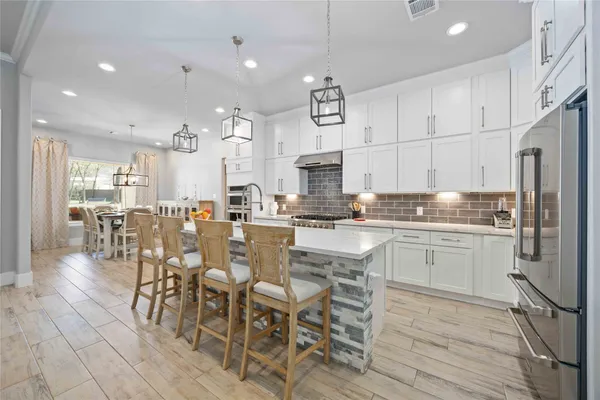 $1,000,000 | 33510 Walnut Crossing, Magnolia, TX 77355