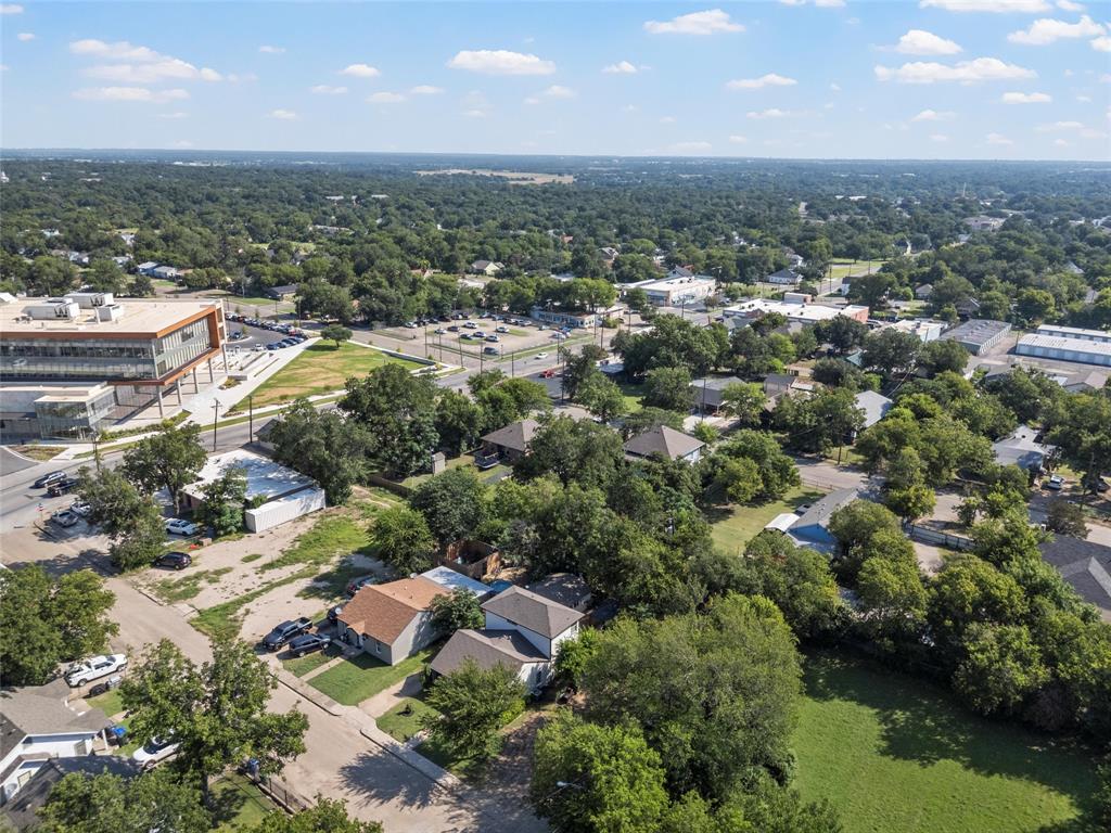 1205 North 17th Street Waco, TX 76707 - Photo 33 of 38 Drone / aerial view