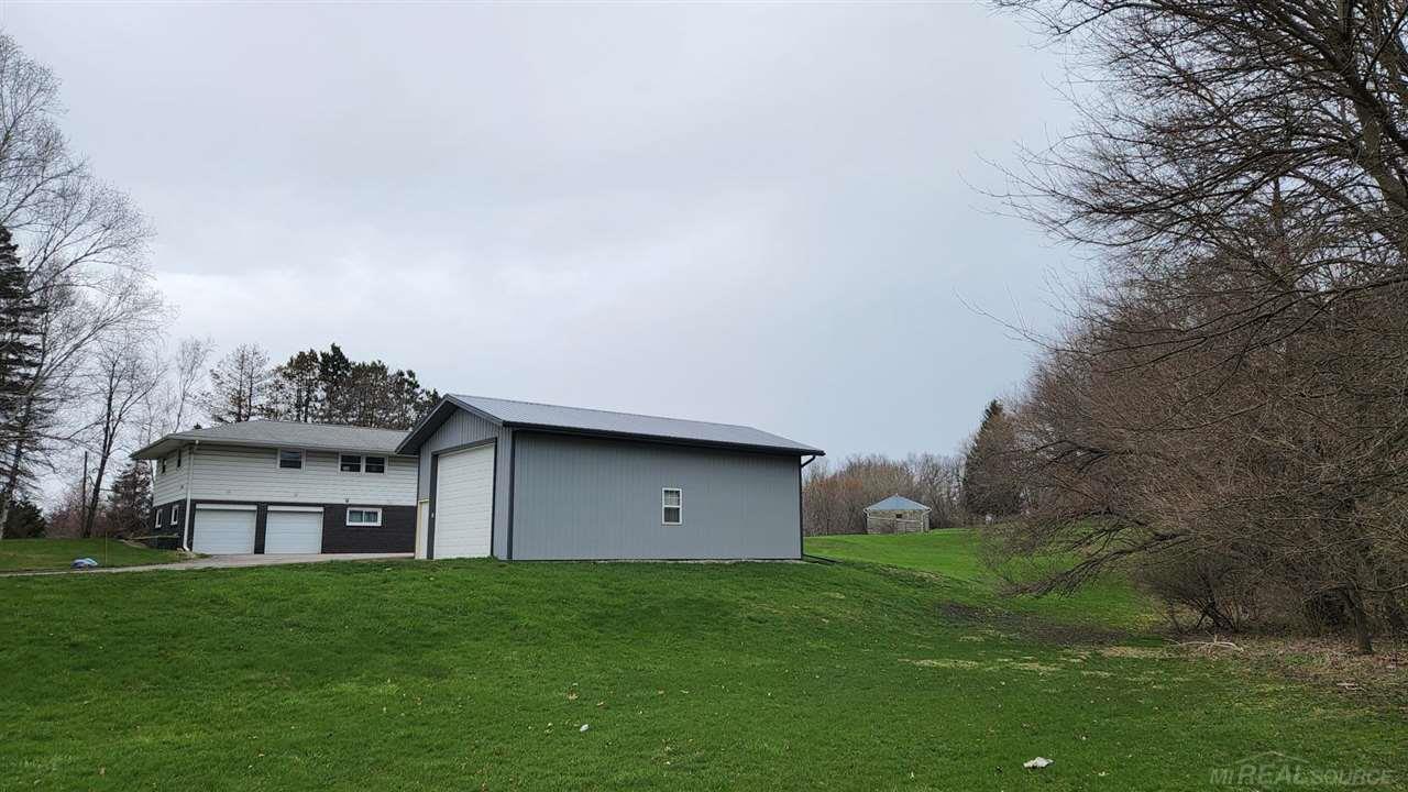 8396 Clinton Road Jackson, MI 49201 - Photo 20 of 33 50071666-19.JPG