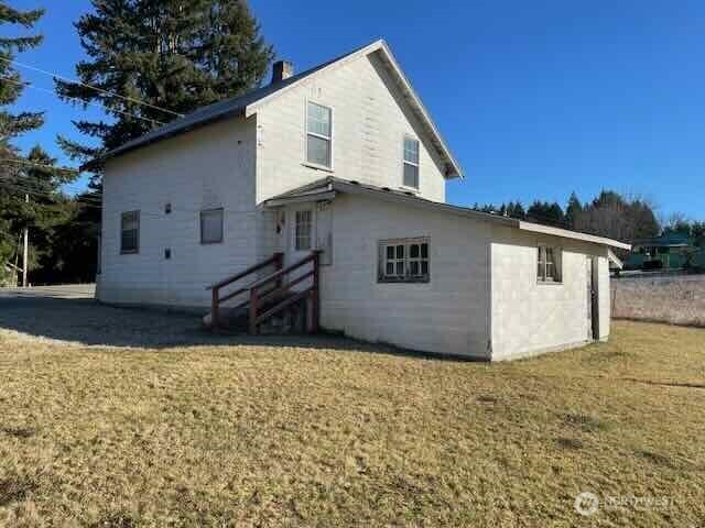 191 Mineral Road North Mineral, WA 98355 - Photo 29 of 32 a view of a house with wooden fence
