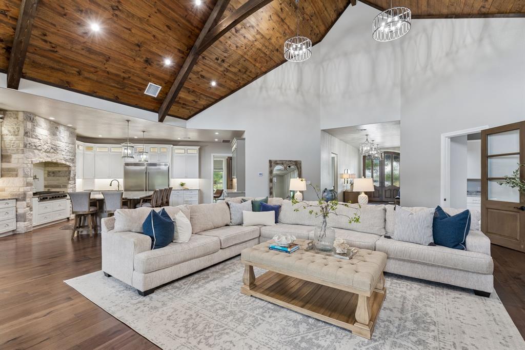 12877 Foutch Road Pilot Point, TX 76258 - Photo 9 of 40 Gallery Image 9