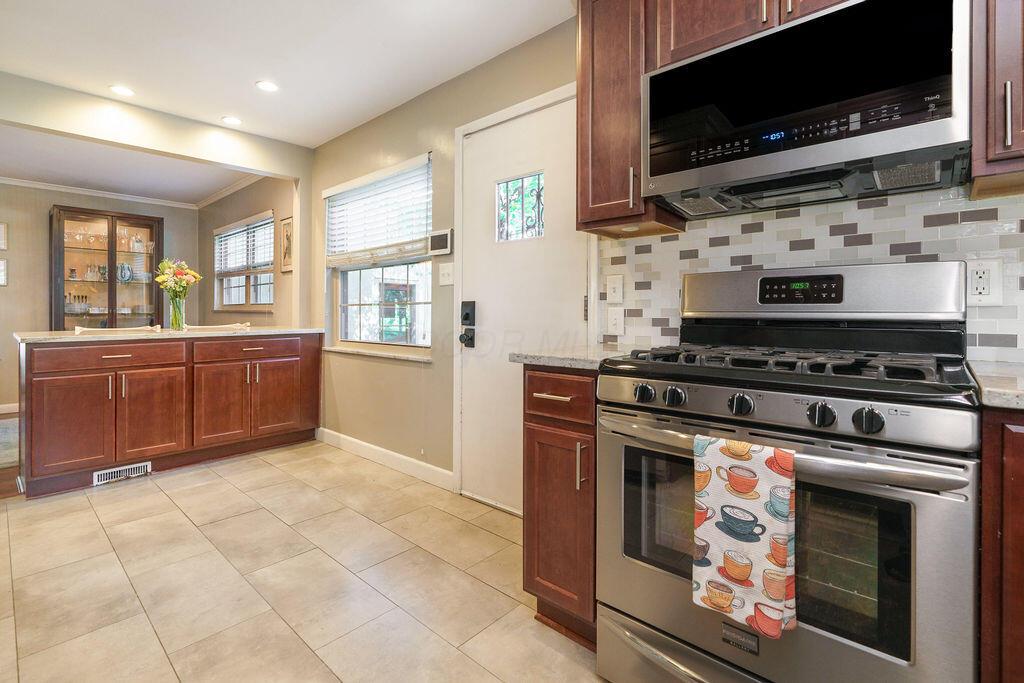 45 South Harding Road Columbus, OH 43209 - Photo 12 of 48