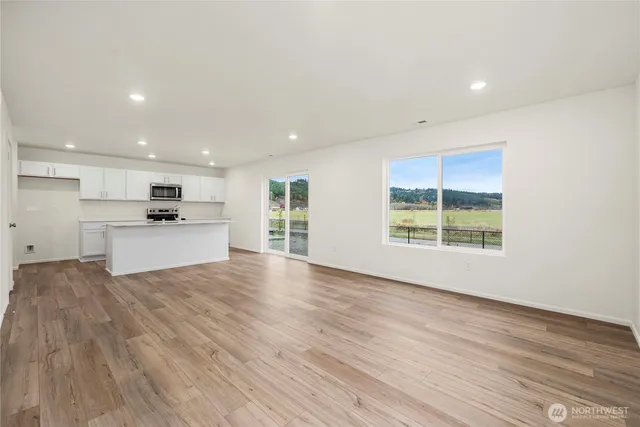 $429,990 | 655 Salzer Crk Drive, Centralia, WA 98531