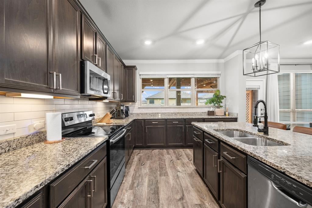3221 Samson Drive Lorena, TX 76655 - Photo 5 of 39