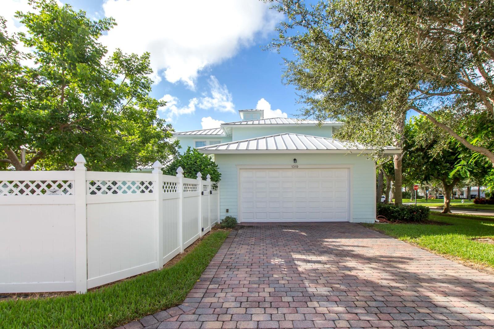 1319 Windley Key Way Jupiter, FL 33458 - Photo 2 of 53 48_HD_-_1319Windley-048_mls