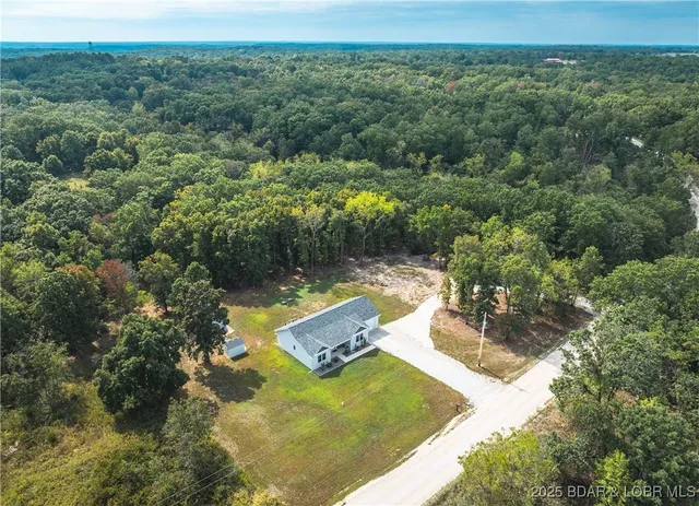 $319,700 | 400 Partridge Drive, Climax Springs, MO 65324
