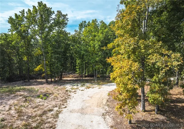 $319,700 | 400 Partridge Drive, Climax Springs, MO 65324