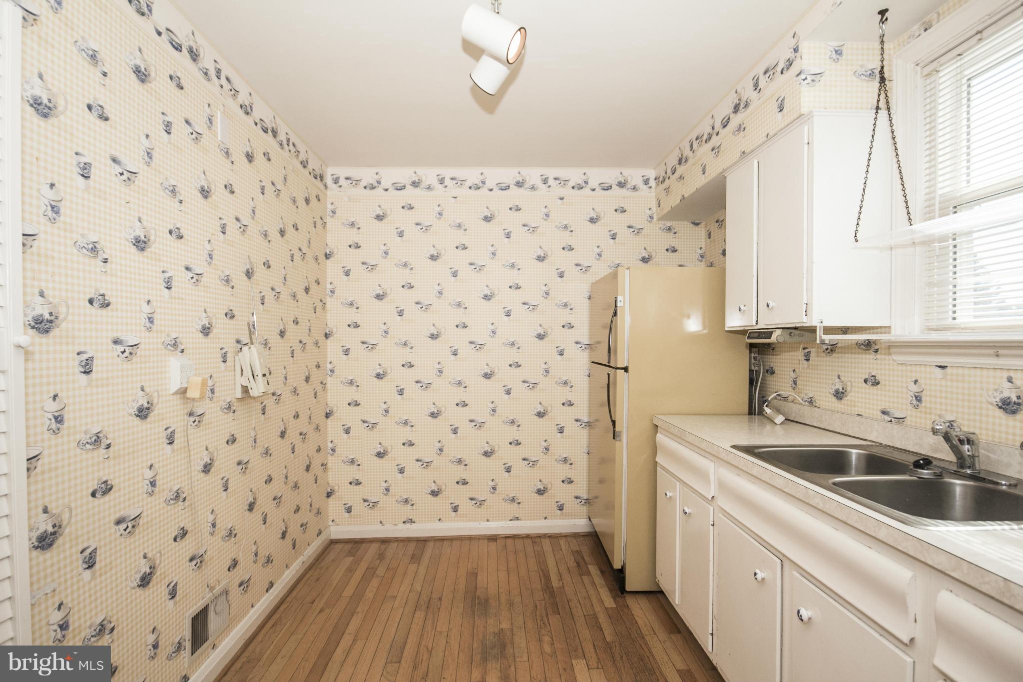 7513 Rockridge Road Pikesville, MD 21208 - Photo 12 of 30 Kitchen
