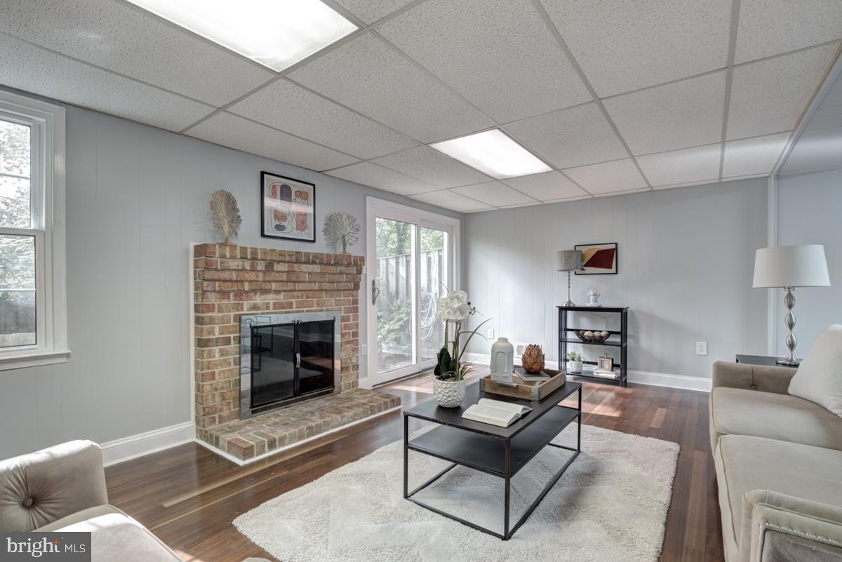 4470 Ruggles Court Annandale, VA 22003 - Photo 4 of 40 Gallery Image 4