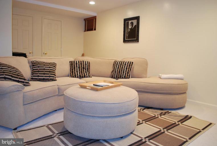 2083 Cobblestone Lane Reston, VA 20191 - Photo 17 of 30 Recreation Room #3