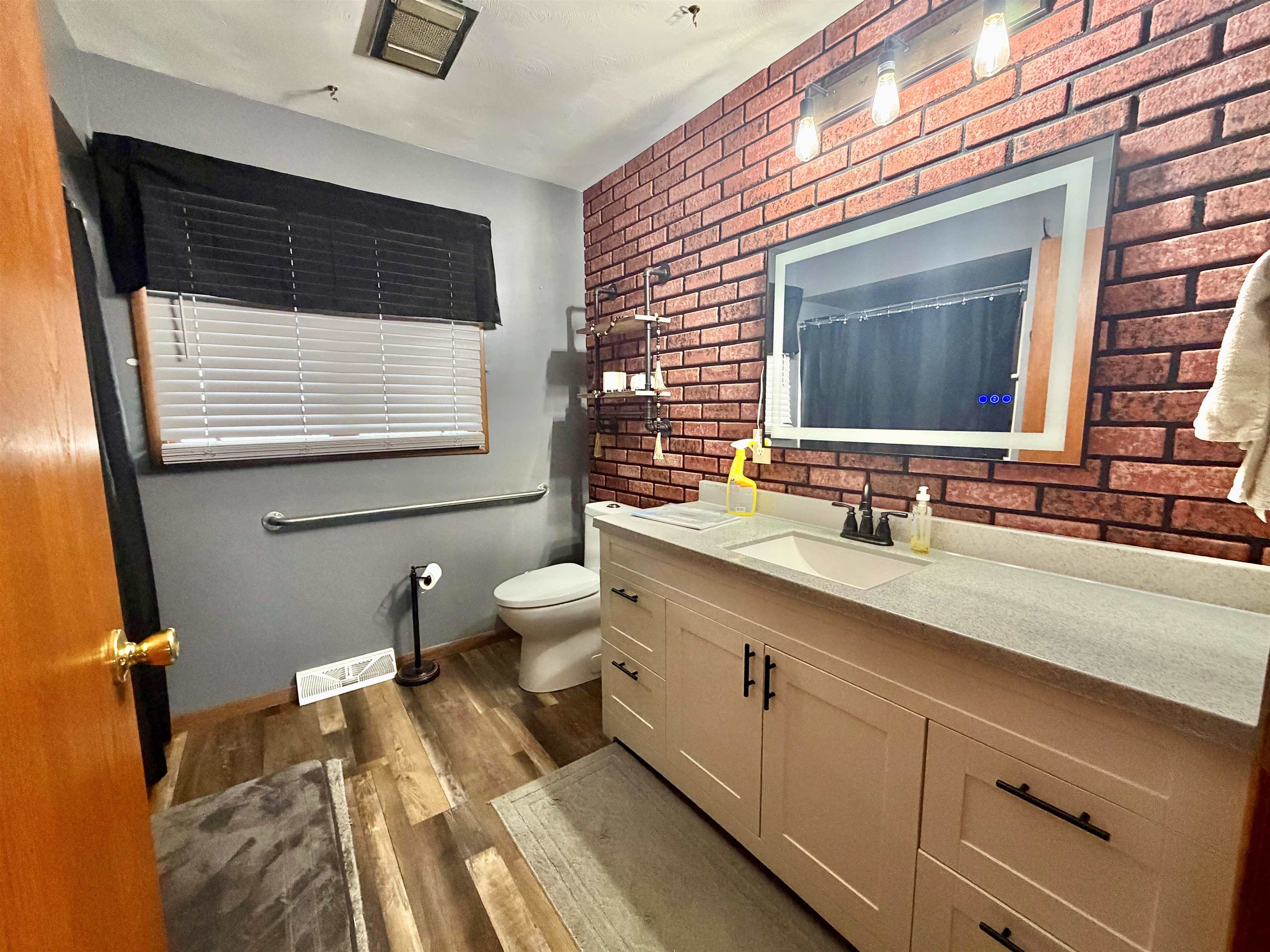 205 Highway 64 Lanark, IL 61046 - Photo 13 of 57