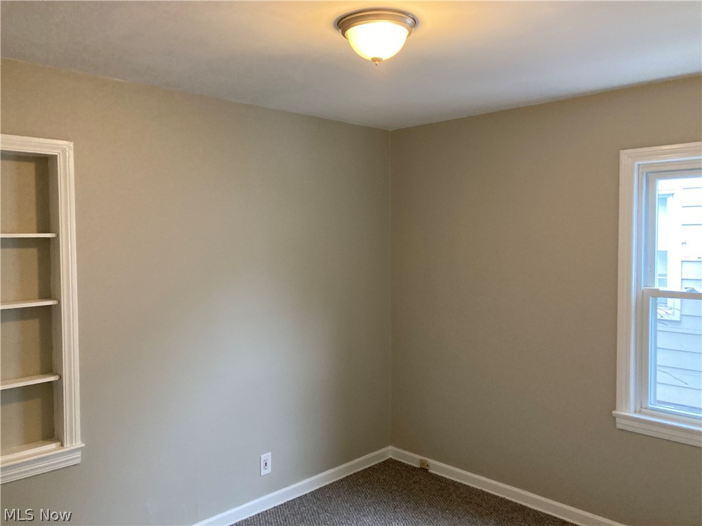 1090 Winston Road Cleveland, OH 44121 - Photo 10 of 23