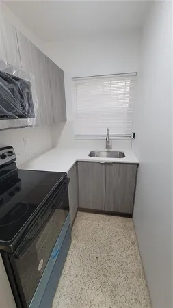 $1,900 | 620 Southwest 6th Avenue, Unit 1, Miami, FL 33130