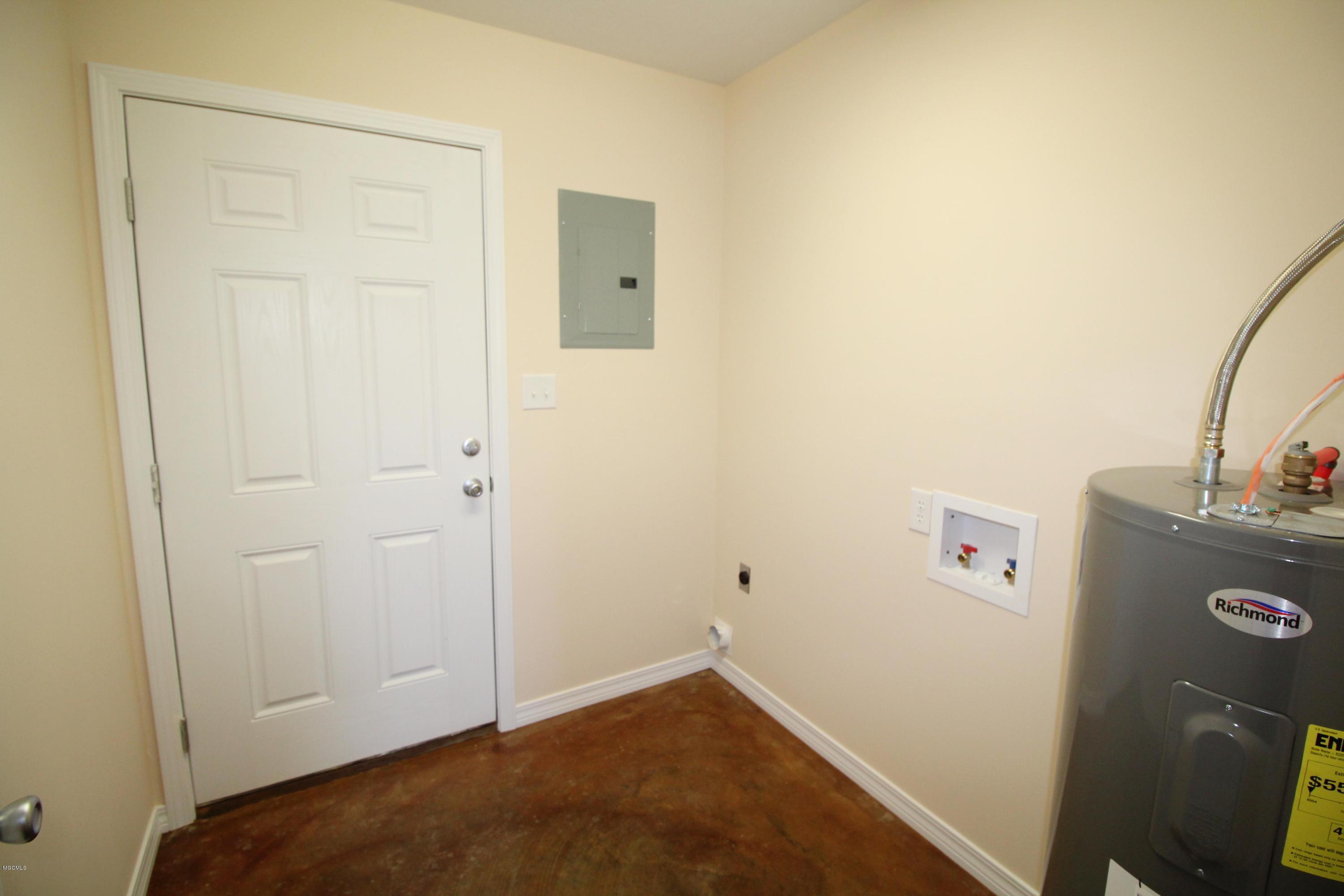 133 Gill Road Lucedale, MS 39452 - Photo 13 of 16 Laundry Room
