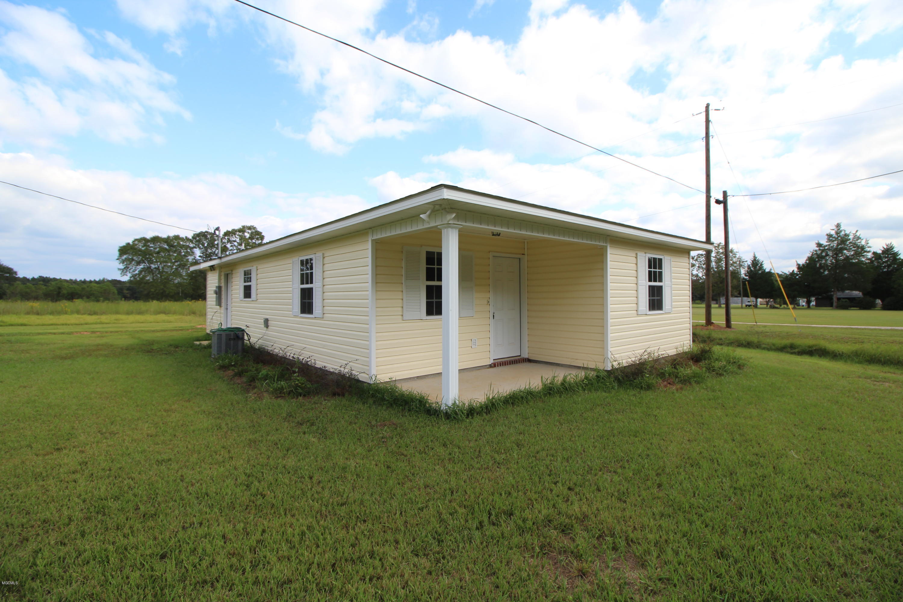 133 Gill Road Lucedale, MS 39452 - Photo 14 of 16 Front Exterior