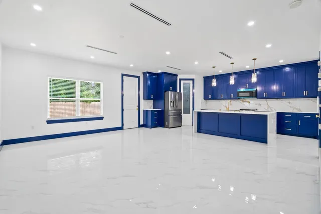 $374,999 | 7831 Sandy Street, Houston, TX 77028