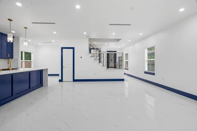 $374,999 | 7831 Sandy Street, Houston, TX 77028