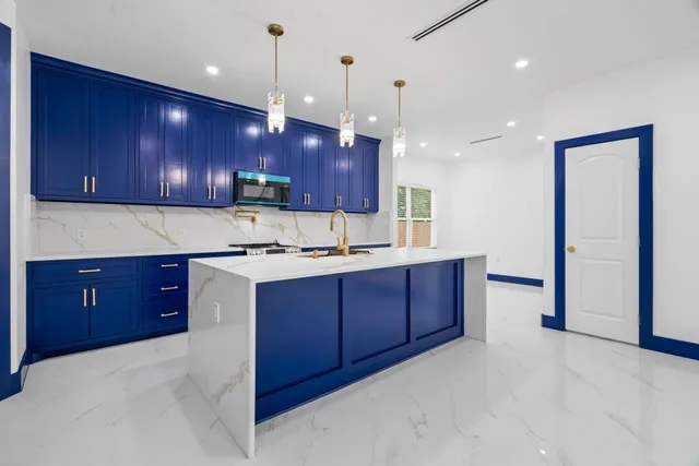 $374,999 | 7831 Sandy Street, Houston, TX 77028