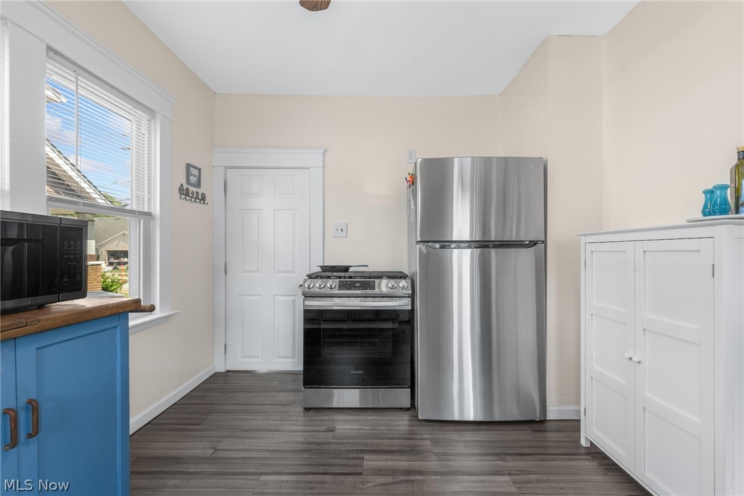 1119 Spring Road Cleveland, OH 44109 - Photo 17 of 27