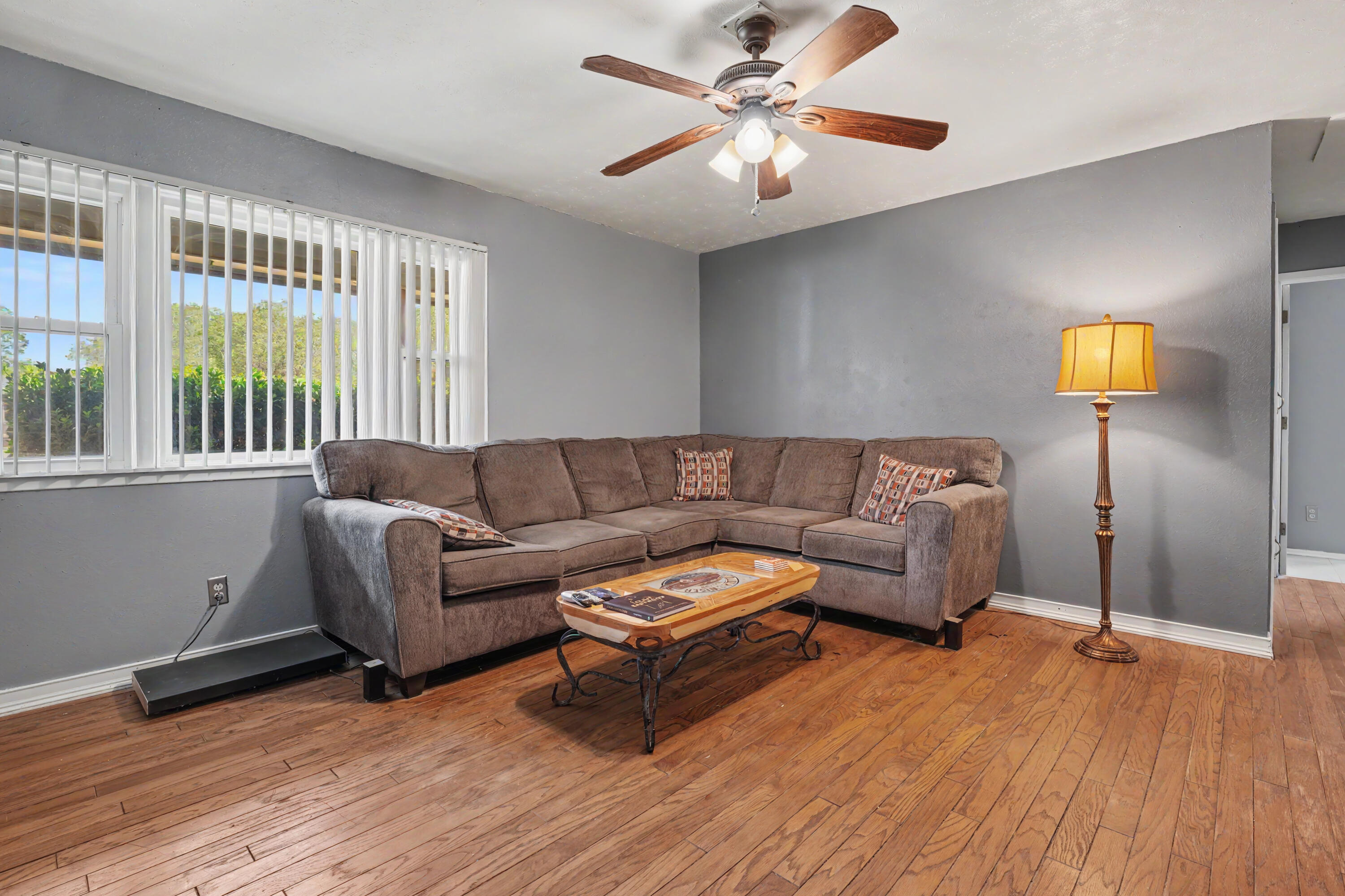 5239 40th Street Lubbock, TX 79414 - Photo 4 of 21 DSC05862