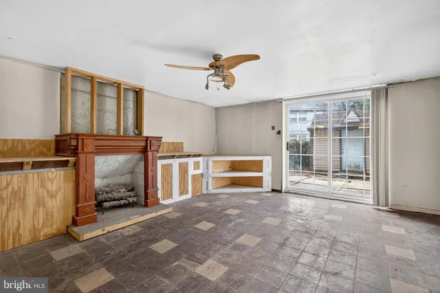 a view of a storage & utility room