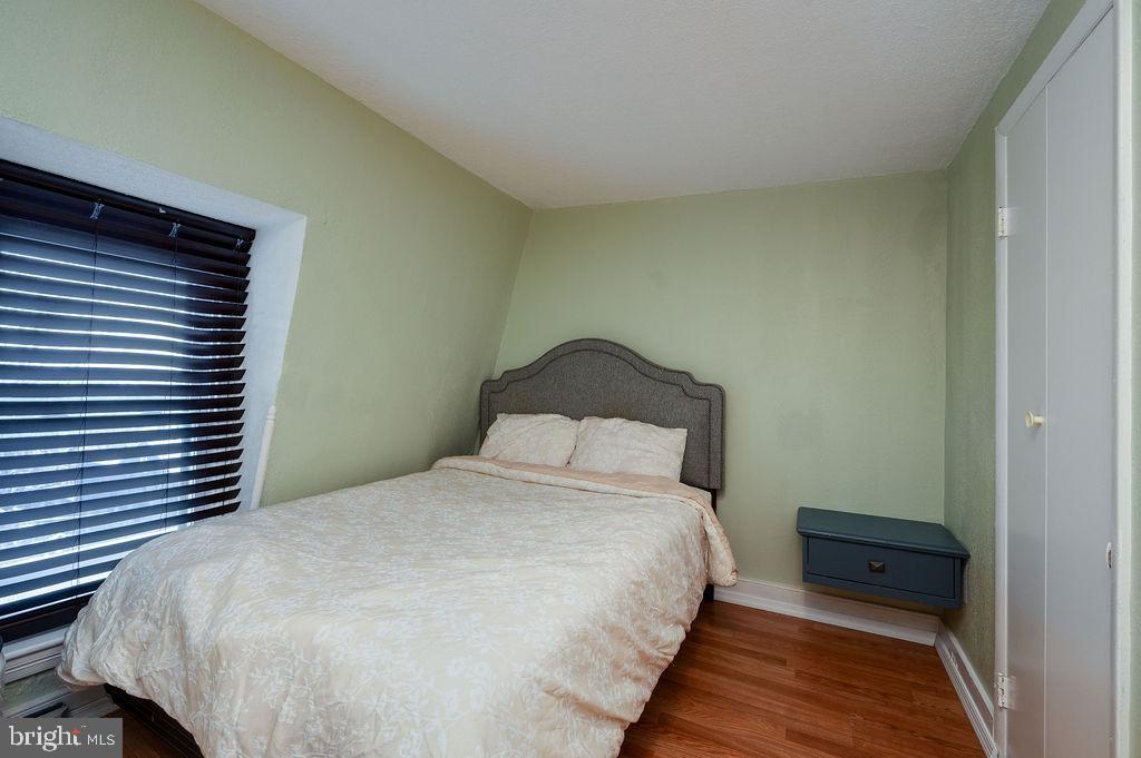 431 South 11th Street Reading, PA 19602 - Photo 35 of 43 Cozy retreat with serene green hues.