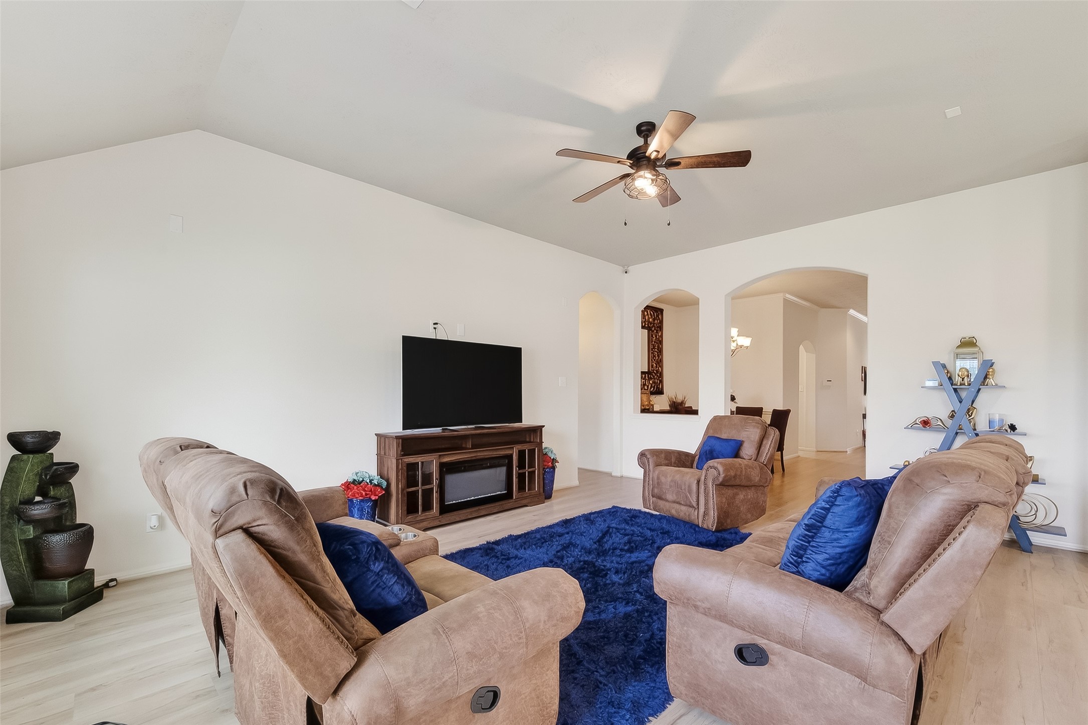 13415 Star Creek Lane Rosharon, TX 77583 - Photo 12 of 46 a living room with furniture and a flat screen tv